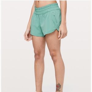 Lululemon Tracker V 4” shorts size 6